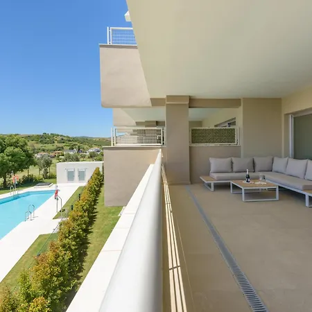 Sunny Golf View إِستيبونا