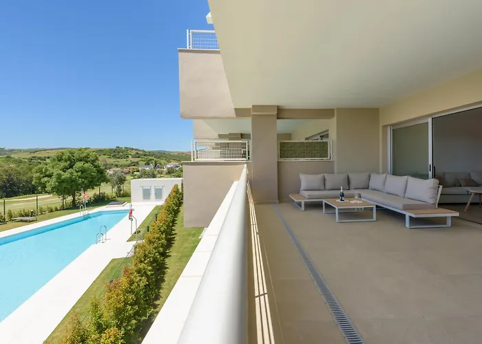 Sunny Golf View إِستيبونا