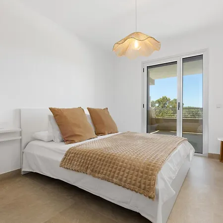 Sunny Golf View Apartment *