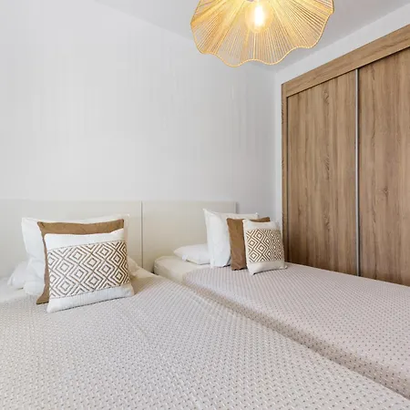 Sunny Golf View Apartment Estepona