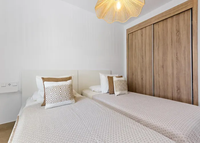 Sunny Golf View Apartamento Estepona